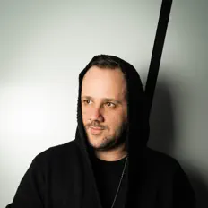 Ouve MoreSo, vê vídeos de música, lê a biografia, vê as datas da digressão e muito mais!