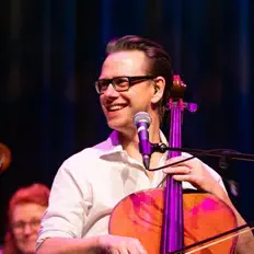 Ouça Kevin Fox, assista a videoclipes, leia a biografia, veja as datas das turnês e mais!