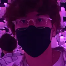 No-Hero सुनें, म्यूज़िक वीडियो देखें, बायो पढ़ें, दौरे की तारीखें और बहुत कुछ देखें!