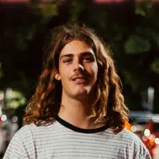 Ouça Lachlan Edwards, assista a videoclipes, leia a biografia, veja as datas das turnês e mais!