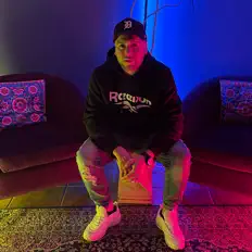 Escucha a Nvcho Conve, mira videos musicales, lee su biografía, consulta las fechas de las gira y más.