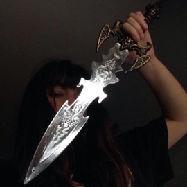 Blades (feat. 4Hantasy) starryplug