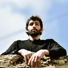 Posłuchaj wykonawcy Nir Shlomo, obejrzyj teledyski, przeczytaj biografię, zobacz daty tras koncertowych i nie tylko!