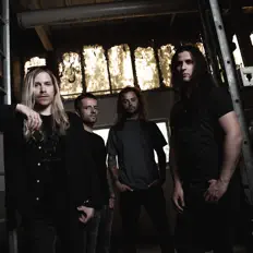 Dead Eyed Creekを聴いたり、ミュージックビデオを鑑賞したり、経歴やツアー日程などを確認したりしましょう！