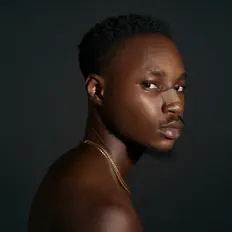 Hör dir Lyrx an, schau dir Musikvideos an, lies die Biografie, finde Tourdaten und mehr!