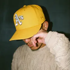 聆聽 Kbgocrazy、觀看音樂影片、閱讀小傳、查看巡演日期等！