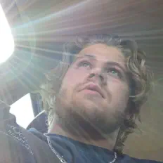 收听 Chase Hunt、观看音乐视频、阅读小传、查看巡演日期等 ！