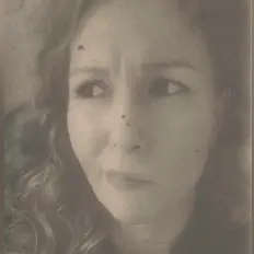 EricaBlueMoonRisingを聴いたり、ミュージックビデオを鑑賞したり、経歴やツアー日程などを確認したりしましょう！