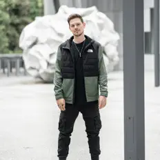 Geostatic을(를) 듣고, 뮤직 비디오를 보고, 약력을 읽고, 투어 일정 등을 확인하세요!