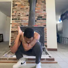 Hue Intoku सुनें, म्यूज़िक वीडियो देखें, बायो पढ़ें, दौरे की तारीखें और बहुत कुछ देखें!