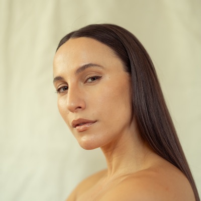 Listen to Angélica Rahe, watch music videos, read bio, see tour dates & more!