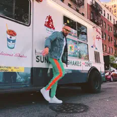 Dengarkan ChrsDoe, tonton video musik, baca bio, lihat tanggal tur & lainnya!