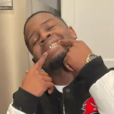 Ouve Lil Tony, vê vídeos de música, lê a biografia, vê as datas da digressão e muito mais!