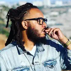 Écoutez Elevay, regardez des vidéoclips, lisez la biographie, consultez les dates de tournée et plus encore !