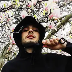 Ascolta Adamwentghost, guarda video musicali, leggi la biografia, vedi le date del tour & altro!
