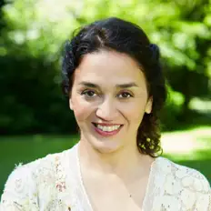 聆聽 PAZ、觀看音樂影片、閱讀小傳、查看巡演日期等！