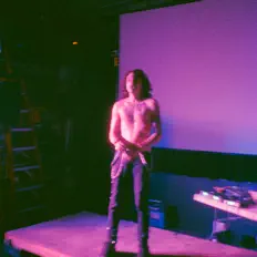 Dengarkan 3akro, tonton video musik, baca bio, lihat tanggal tur & lainnya!