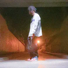 Posłuchaj wykonawcy bank., obejrzyj teledyski, przeczytaj biografię, zobacz daty tras koncertowych i nie tylko!