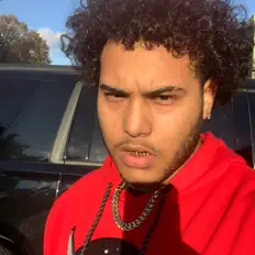 收听 $naKo、观看音乐视频、阅读小传、查看巡演日期等 ！