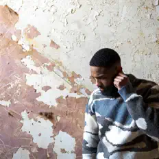 J Tilloを聴いたり、ミュージックビデオを鑑賞したり、経歴やツアー日程などを確認したりしましょう！