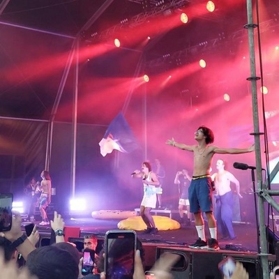 48 issues // what happened? - Single