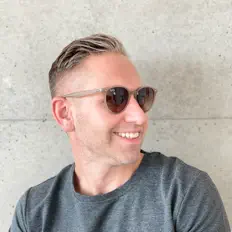 Escucha a Steven Merson, mira videos musicales, lee su biografía, consulta las fechas de las gira y más.