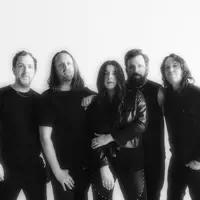 Ascolta undefined, guarda video musicali, leggi la biografia, vedi le date del tour & altro!