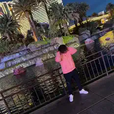 Poslechněte si interpreta Duffy, sledujte hudební videa, přečtěte si životopis, podívejte se na data turné a další informace.