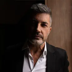 收听 Giovanni Costello、观看音乐视频、阅读小传、查看巡演日期等 ！
