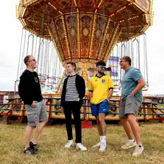 Luister naar Souza, bekijk muziekvideo's, lees de bio, bekijk de tourdata, en meer!