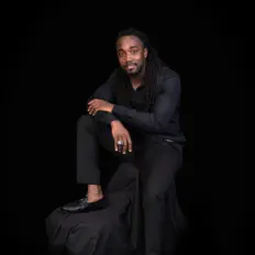 Listen to Shaq Longway, watch music videos, read bio, see tour dates & more!