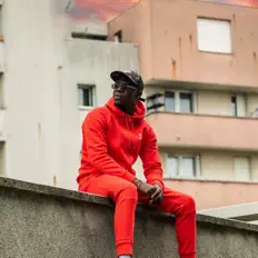 Ouça PICO, assista a videoclipes, leia a biografia, veja as datas das turnês e mais!