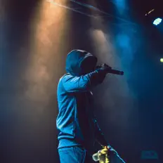 收听 Tayto、观看音乐视频、阅读小传、查看巡演日期等 ！