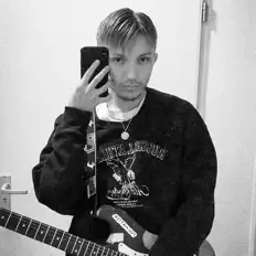 聆聽 Ditch The Volume、觀看音樂影片、閱讀小傳、查看巡演日期等！