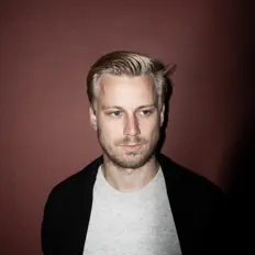 Listen to Eik Octobre, watch music videos, read bio, see tour dates & more!