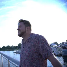 Chris Cassaday dinle, müzik videolarını izle, biyografisini oku, tur tarihlerini ve daha fazlasını gör!