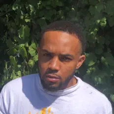 Dengarkan Yung Tee, tonton video musik, baca bio, lihat tanggal tur & lainnya!