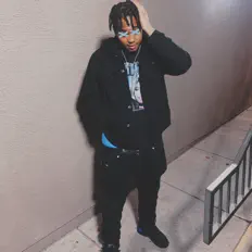 300juice सुनें, म्यूज़िक वीडियो देखें, बायो पढ़ें, दौरे की तारीखें और बहुत कुछ देखें!