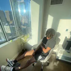 Ouça ForeverSolo, assista a videoclipes, leia a biografia, veja as datas das turnês e mais!