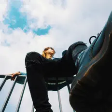 Dengarkan ViryKnot, tonton video musik, baca bio, lihat tanggal tur & lainnya!
