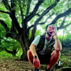 Ακούστε περιεχόμενο από Alexander Loftus, παρακολουθήστε μουσικά βίντεο, διαβάστε το βιογραφικό, δείτε ημερομηνίες περιοδείας, και πολλά ακόμη!