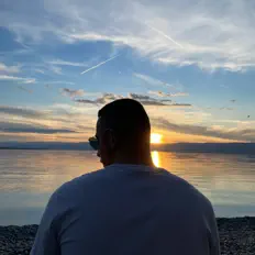 Twiser सुनें, म्यूज़िक वीडियो देखें, बायो पढ़ें, दौरे की तारीखें और बहुत कुछ देखें!