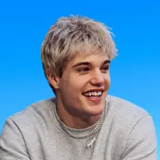 收听 Cam Blu、观看音乐视频、阅读小传、查看巡演日期等 ！