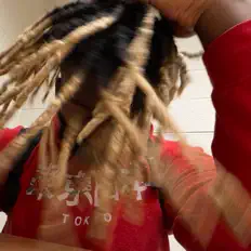 maryoo सुनें, म्यूज़िक वीडियो देखें, बायो पढ़ें, दौरे की तारीखें और बहुत कुछ देखें!