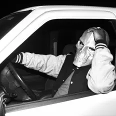 Ouve Dyvon, vê vídeos de música, lê a biografia, vê as datas da digressão e muito mais!