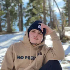 聆聽 XJD、觀看音樂影片、閱讀小傳、查看巡演日期等！