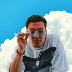 Posłuchaj wykonawcy Travis Keech, obejrzyj teledyski, przeczytaj biografię, zobacz daty tras koncertowych i nie tylko!