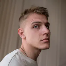 Listen to Коля Комаров, watch music videos, read bio, see tour dates & more!