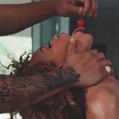 She a Freak (feat. QU!N) - Single