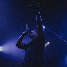 Dengarkan Kenny Trill, tonton video musik, baca bio, lihat tanggal tur & lainnya!